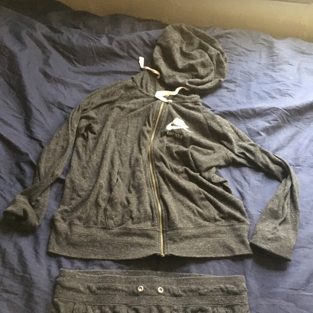 Nike light sweat suit